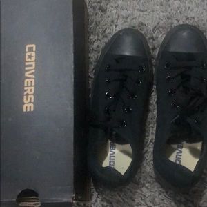 Black low top converse